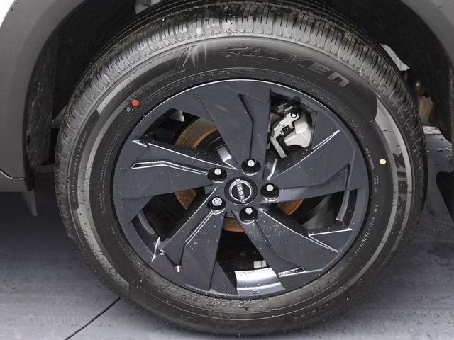 2026 Everest White Pearl Tricoat Nissan Rogue SV FWD SUV