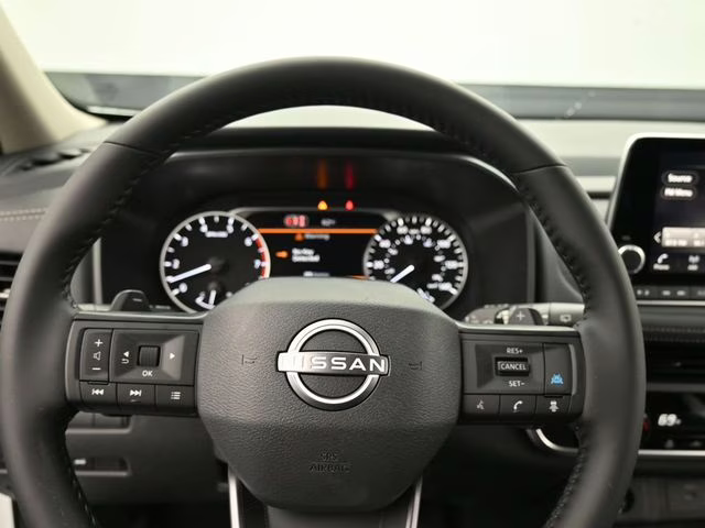 2026 Everest White Pearl Tricoat Nissan Rogue SV FWD SUV