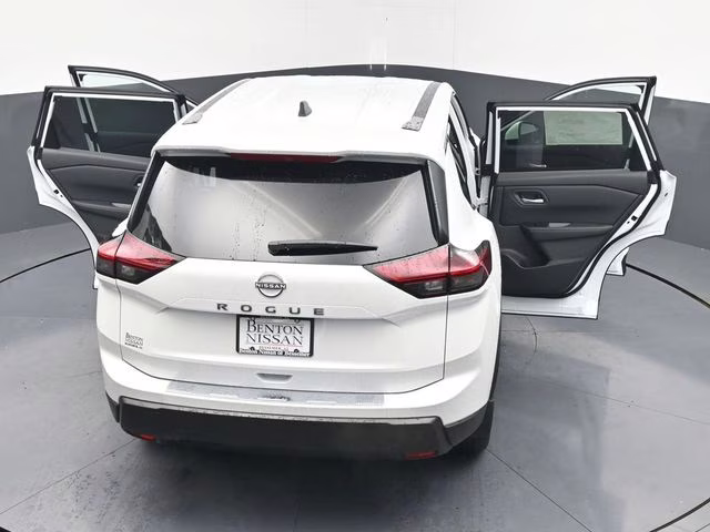 2026 Everest White Pearl Tricoat Nissan Rogue SV FWD SUV