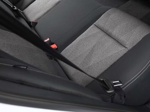 2026 Everest White Pearl Tricoat Nissan Rogue SV FWD SUV