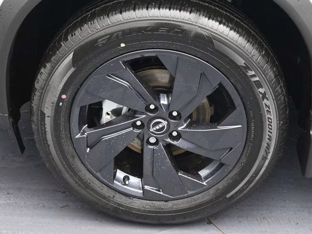 2026 Everest White Pearl Tricoat Nissan Rogue SV FWD SUV