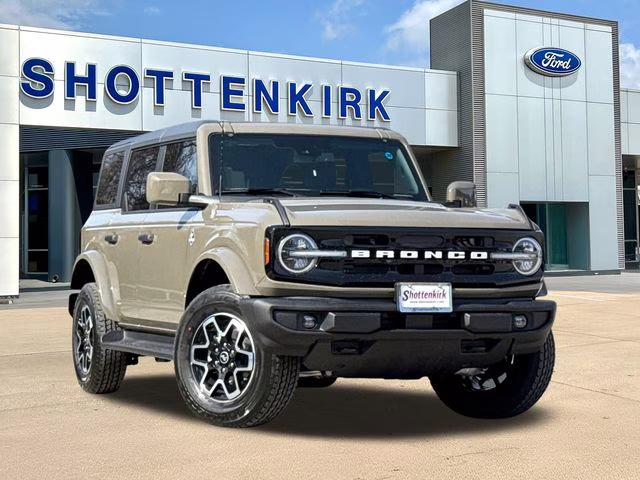 2026 Gray Ford Bronco Outer Banks 4X4 SUV