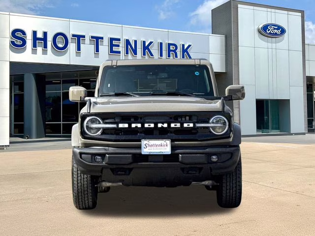 2026 Gray Ford Bronco Outer Banks 4X4 SUV