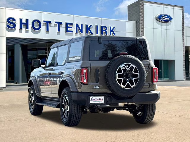 2026 Gray Ford Bronco Outer Banks 4X4 SUV