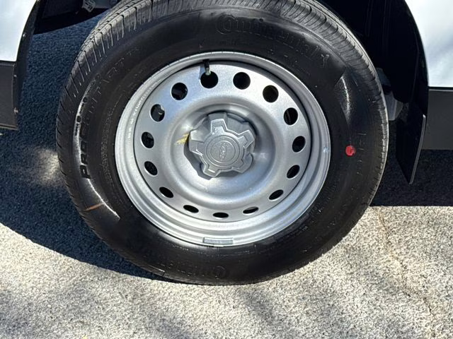 2026 Oxford White Ford Maverick XL FWD Truck