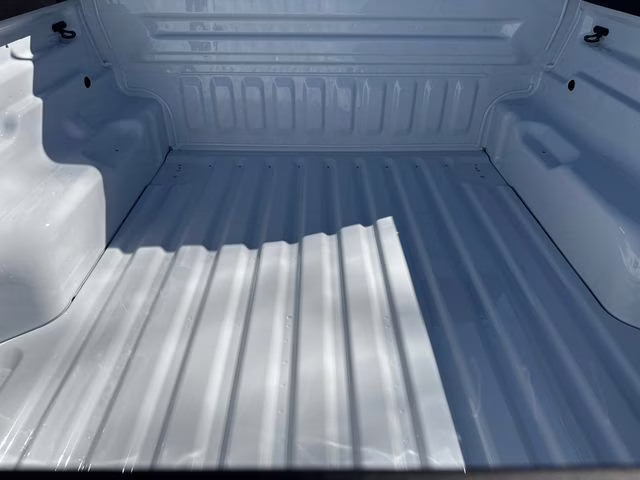 2026 Oxford White Ford Maverick XL FWD Truck