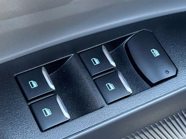 2026 Oxford White Ford Maverick XL FWD Truck