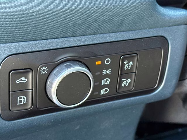 2026 Oxford White Ford Maverick XL FWD Truck