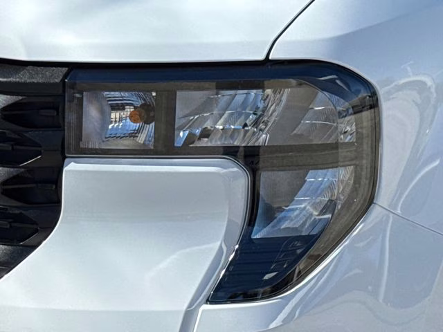 2026 Oxford White Ford Maverick XL FWD Truck