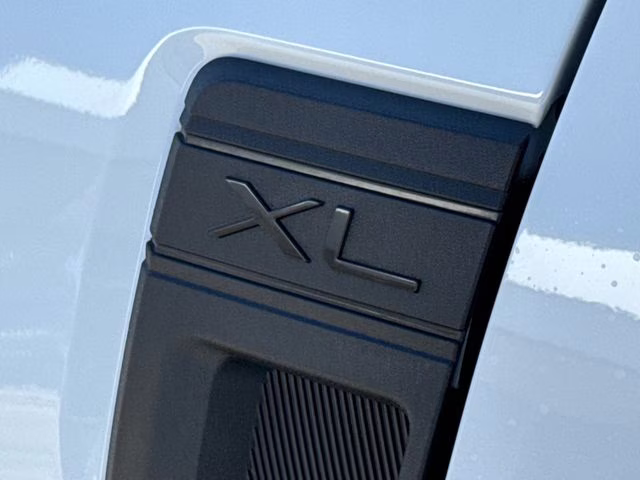 2026 Oxford White Ford Maverick XL FWD Truck