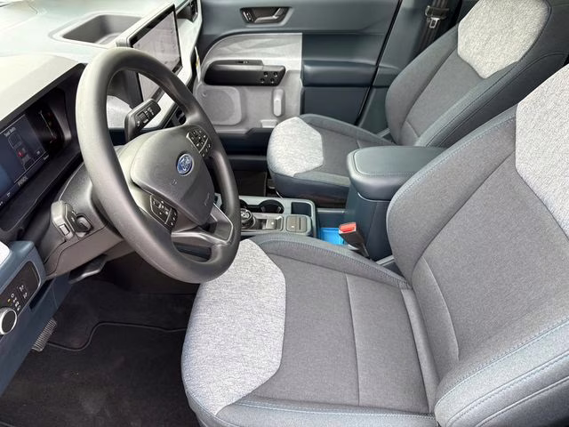 2026 Oxford White Ford Maverick XLT FWD Truck