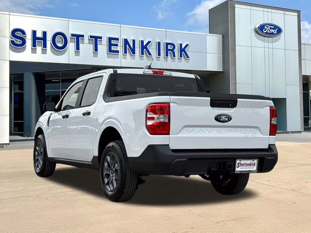 2026 Oxford White Ford Maverick XLT FWD Truck