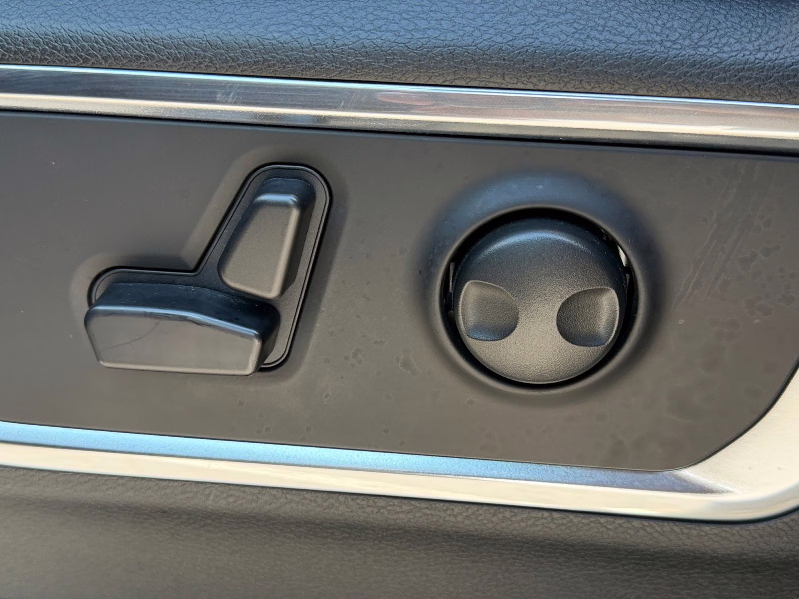 2026 Granite Crystal Metallic Clearcoat Ram 1500 Laramie 4X4 Truck