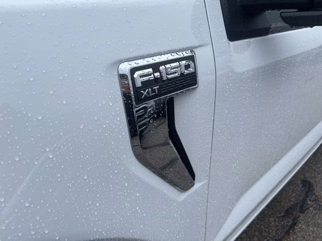 2026 Oxford White Ford F-150 XLT 4X4 Truck