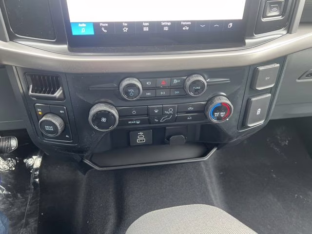 2026 Oxford White Ford F-150 XLT 4X4 Truck