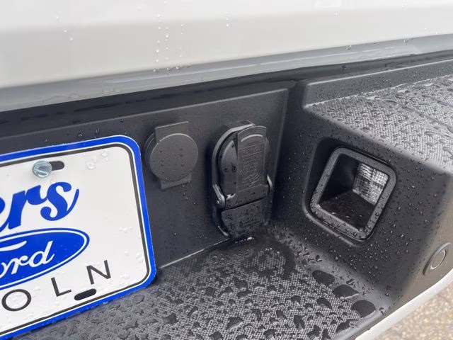 2026 Oxford White Ford F-150 XLT 4X4 Truck