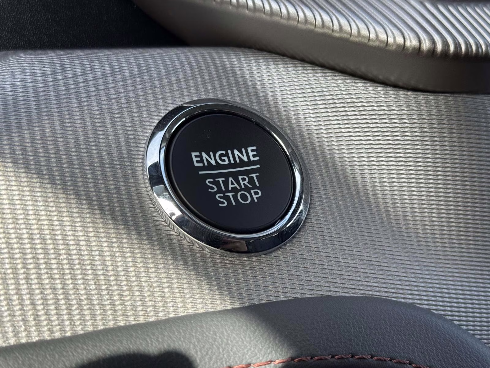 2026 Star White Metallic Tri-Coat Ford Explorer Active w/100A Pkg 4WD 4X4 SUV