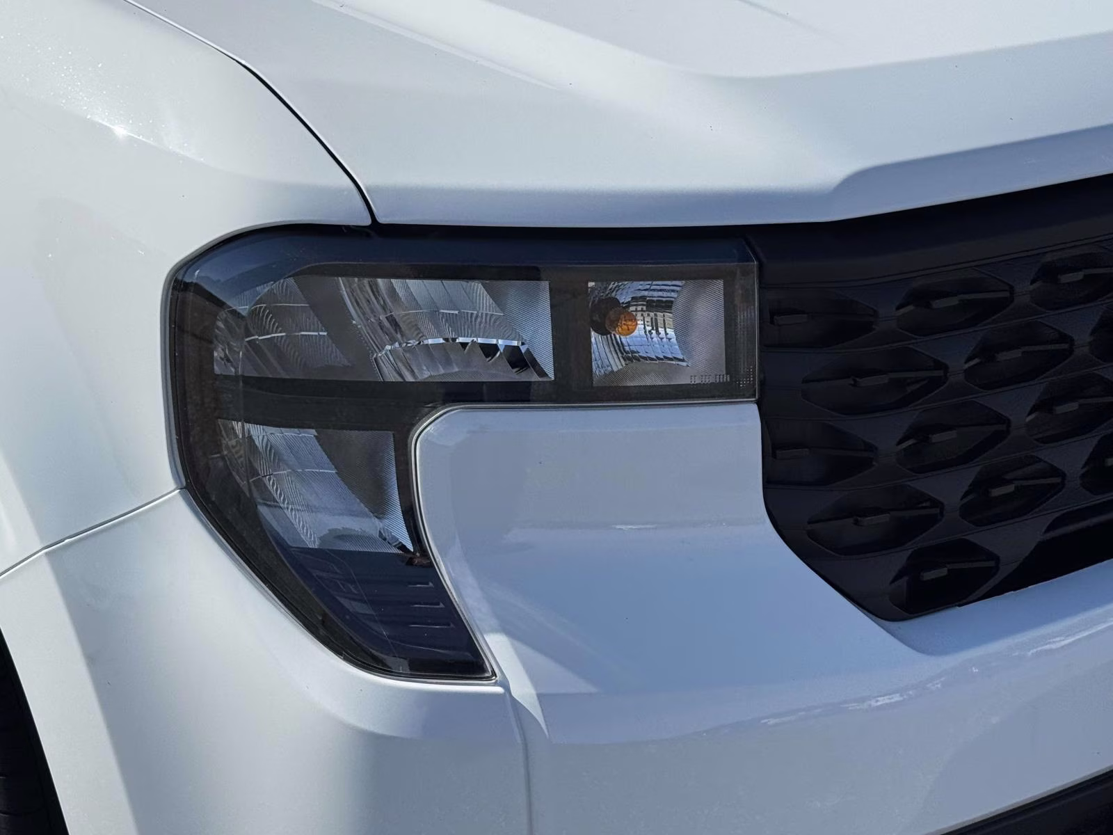 2026 Oxford White Ford Maverick XLT AWD SuperCrew AWD Truck