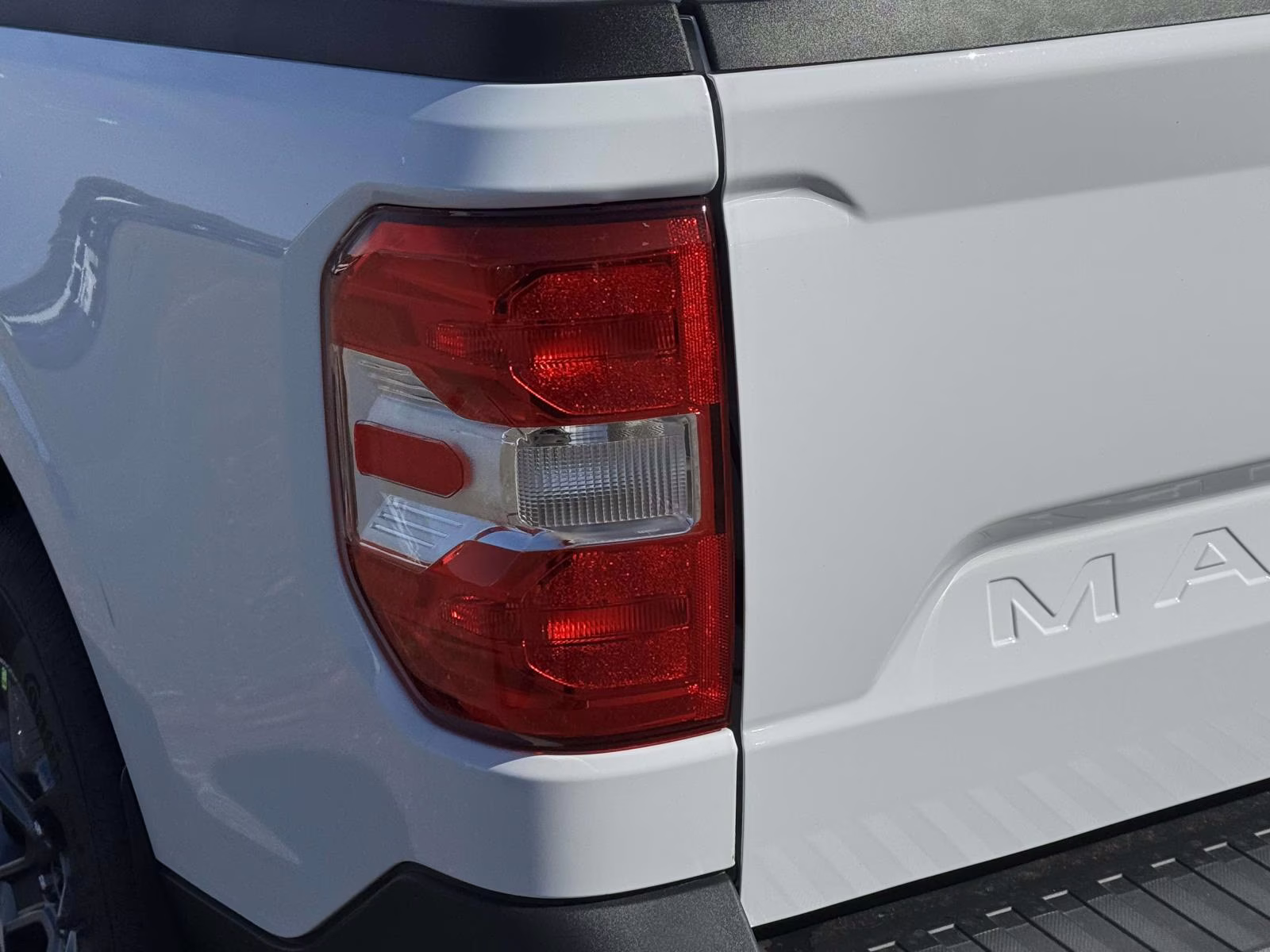 2026 Oxford White Ford Maverick XLT AWD SuperCrew AWD Truck