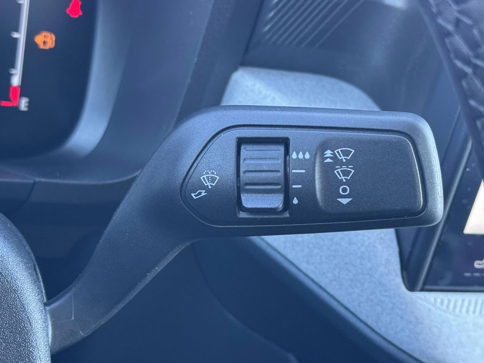 2026 Oxford White Ford Maverick XLT AWD SuperCrew AWD Truck