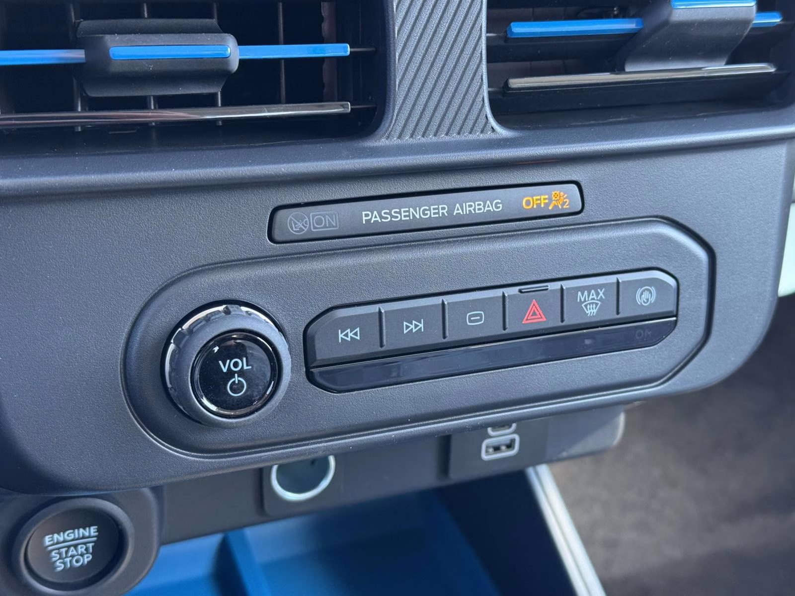 2026 Oxford White Ford Maverick XLT AWD SuperCrew AWD Truck