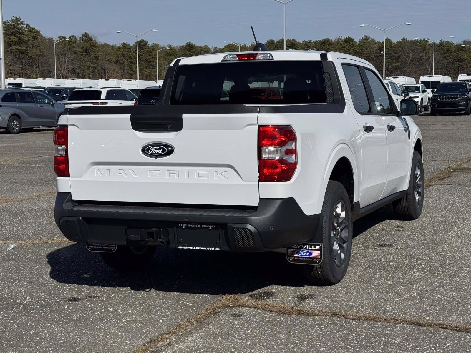 2026 Oxford White Ford Maverick XLT AWD SuperCrew AWD Truck