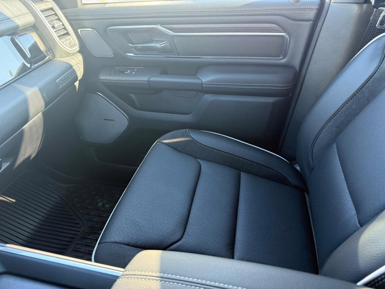 2026 Diamond Black Crystal Pearlcoat Ram 1500 Laramie 4X4 Truck