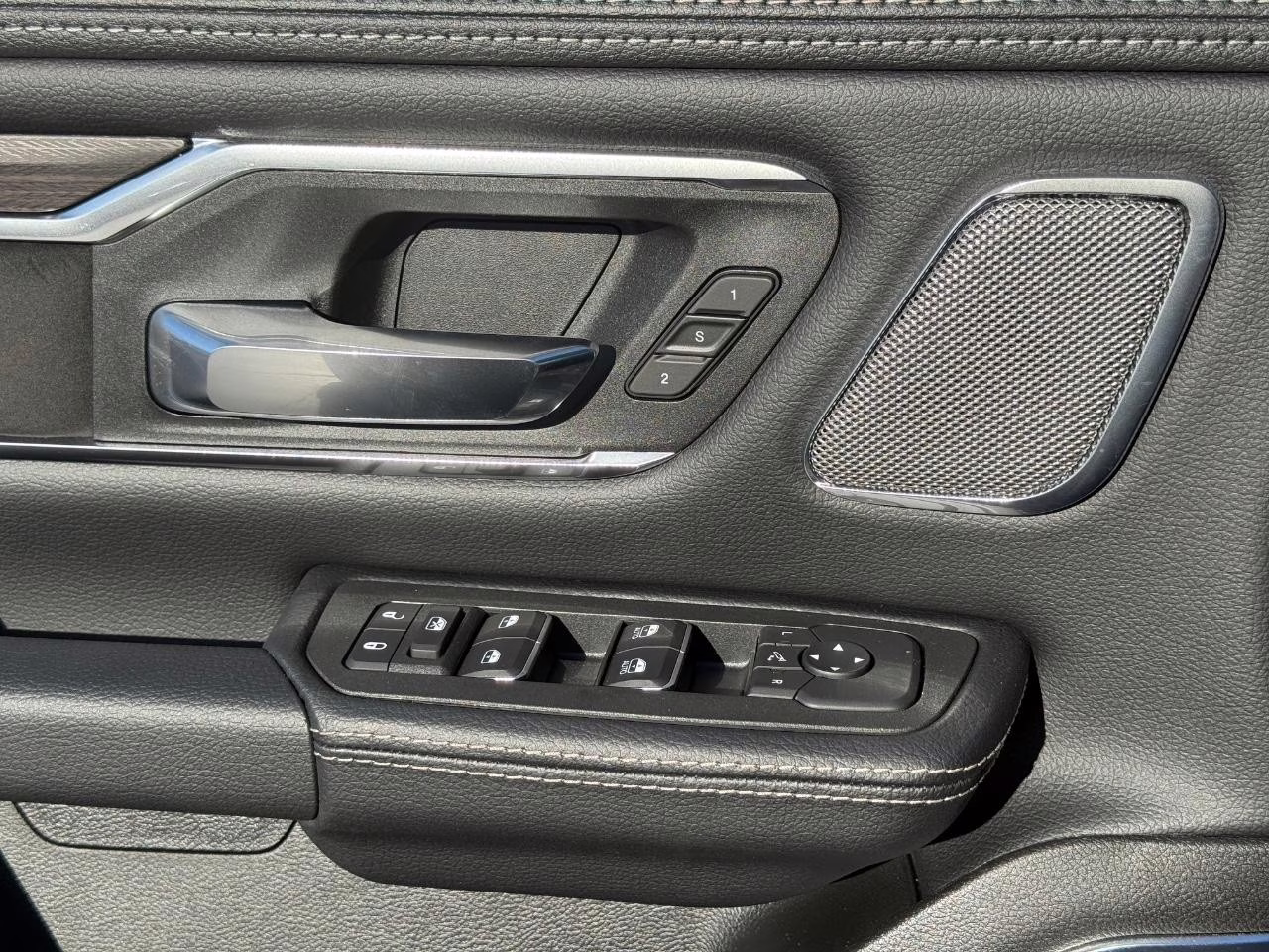 2026 Diamond Black Crystal Pearlcoat Ram 1500 Laramie 4X4 Truck