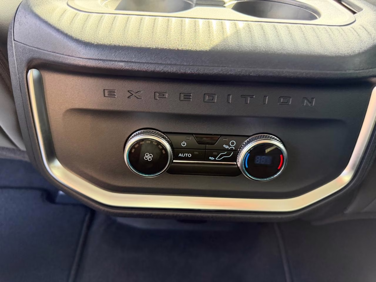 2026 Oxford White Ford Expedition Active 4X4 SUV