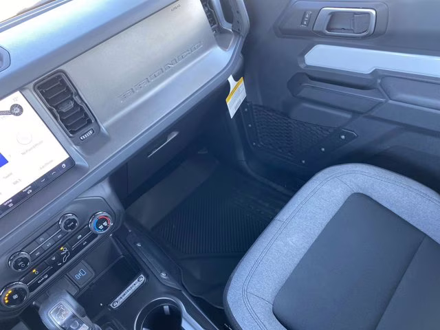 2025 Oxford White Ford Bronco 4X4 Convertible