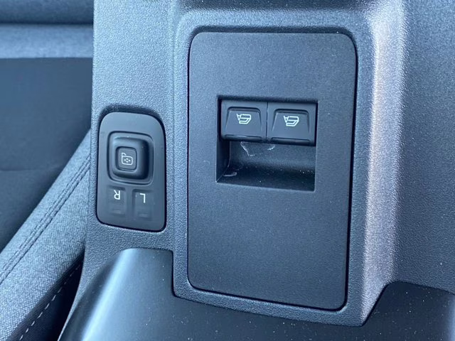 2025 Oxford White Ford Bronco 4X4 Convertible