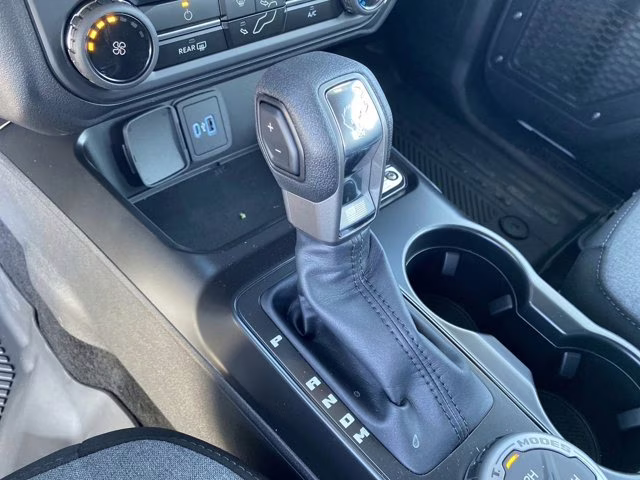 2025 Oxford White Ford Bronco 4X4 Convertible