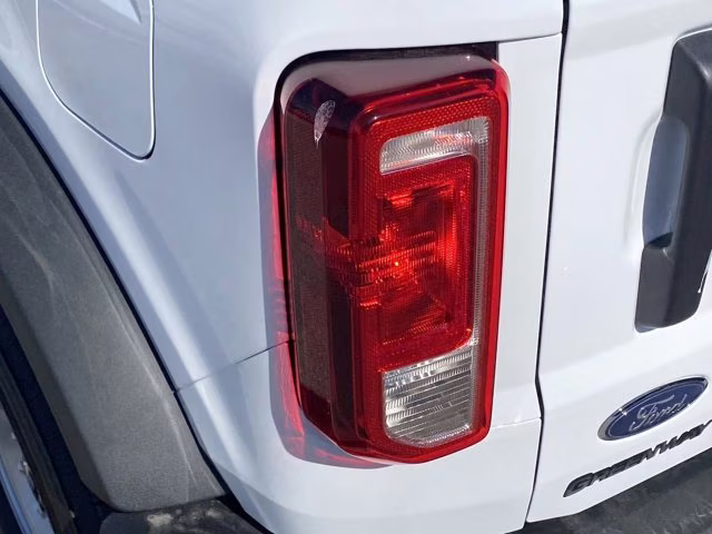 2025 Oxford White Ford Bronco 4X4 Convertible