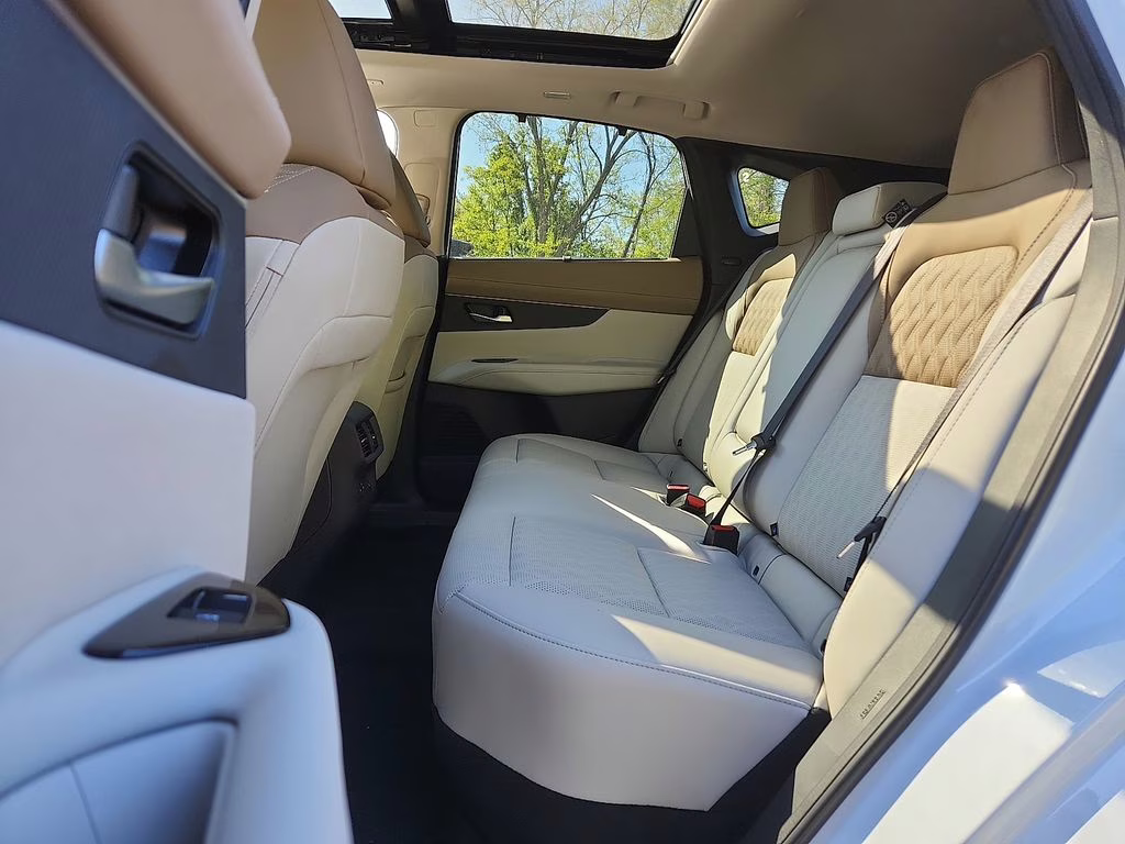 2026 Everest White Pearl Tricoat Nissan Murano Platinum AWD SUV