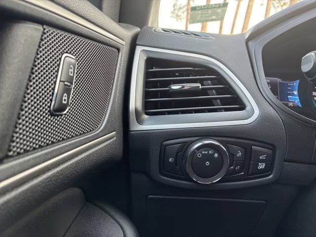 2023 White Metallic Ford Edge ST Line AWD SUV