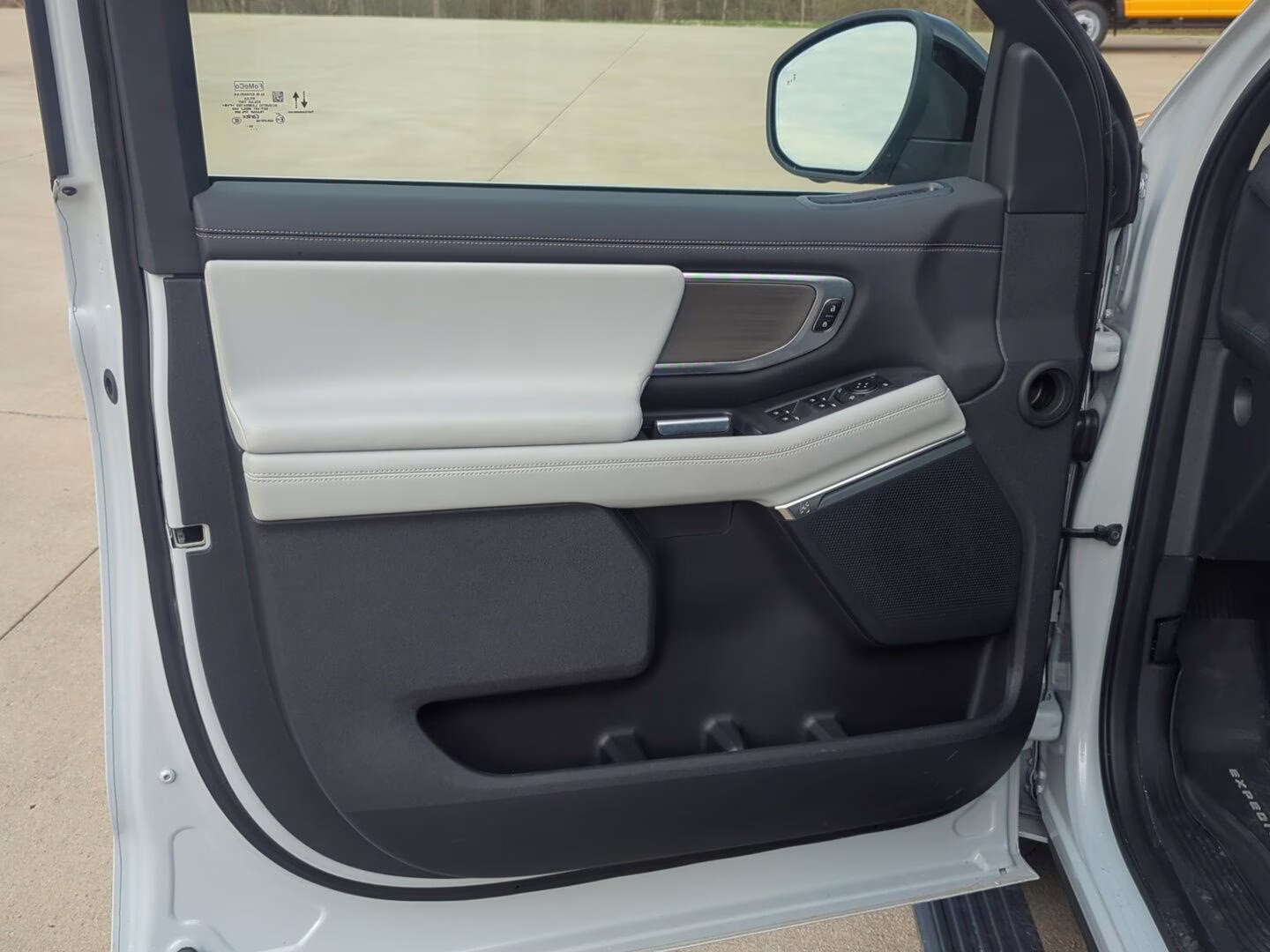 2025 Space Silver Ford Expedition Platinum 4X4 SUV