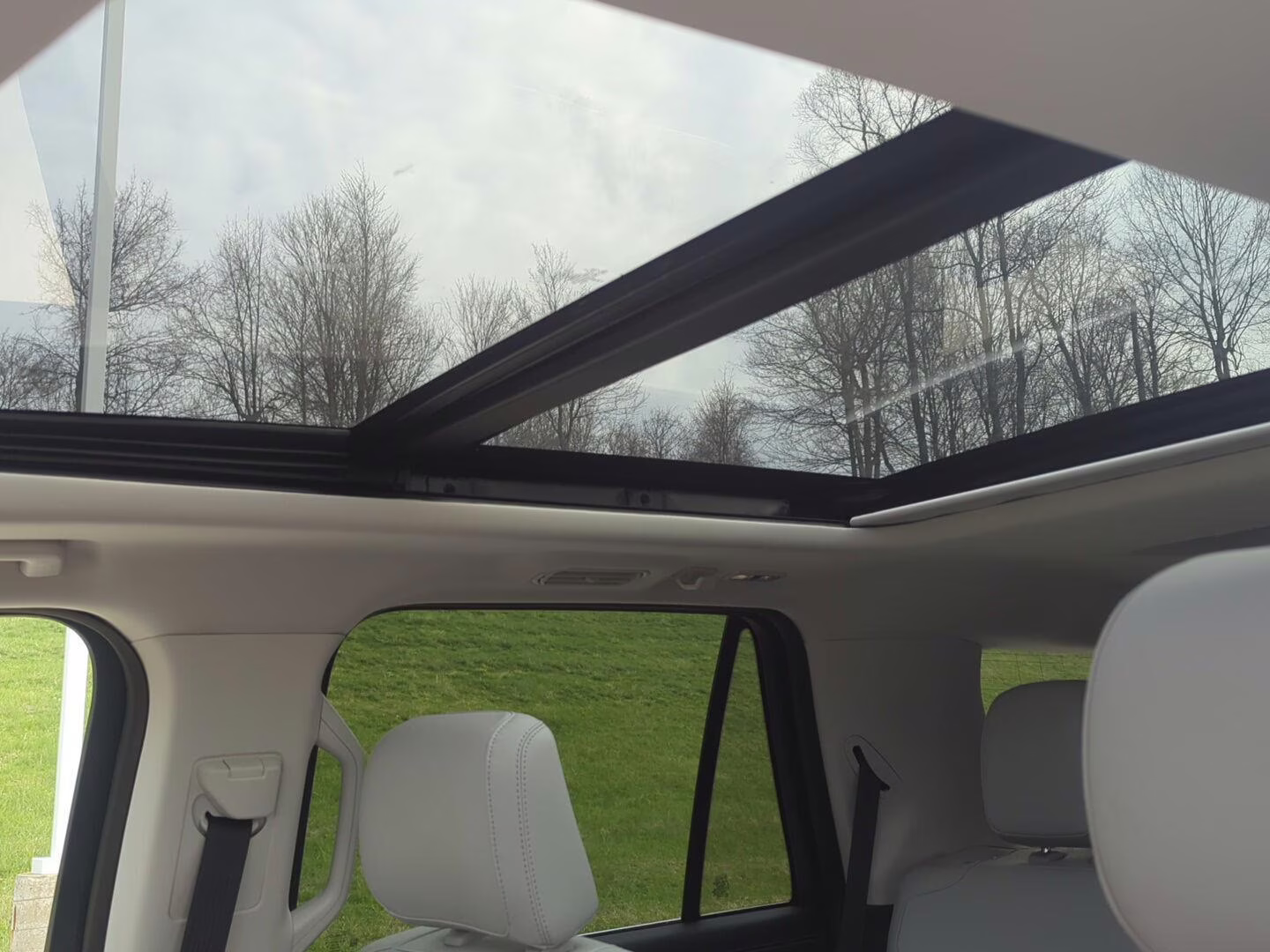 2025 Space Silver Ford Expedition Platinum 4X4 SUV