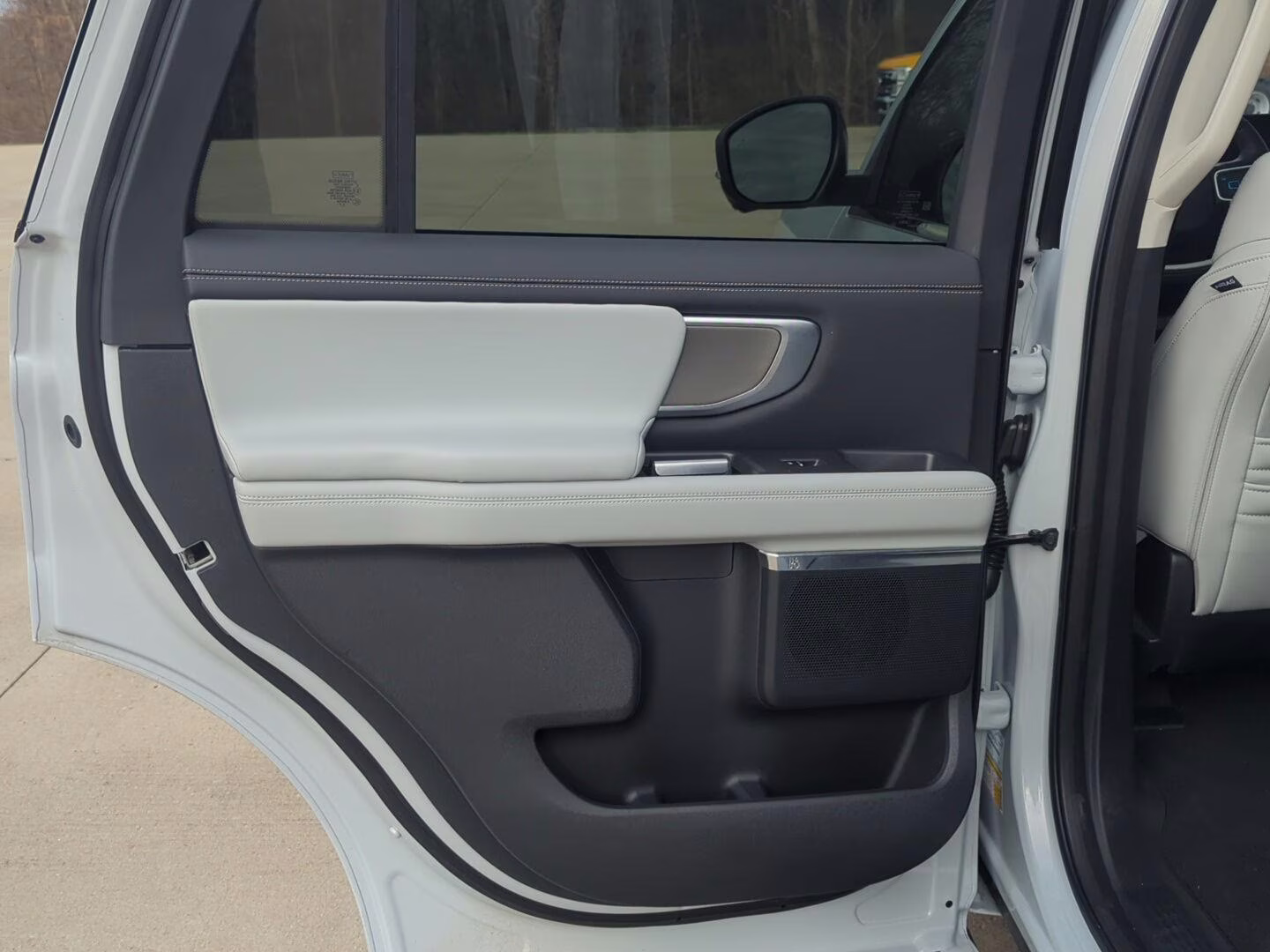 2025 Space Silver Ford Expedition Platinum 4X4 SUV