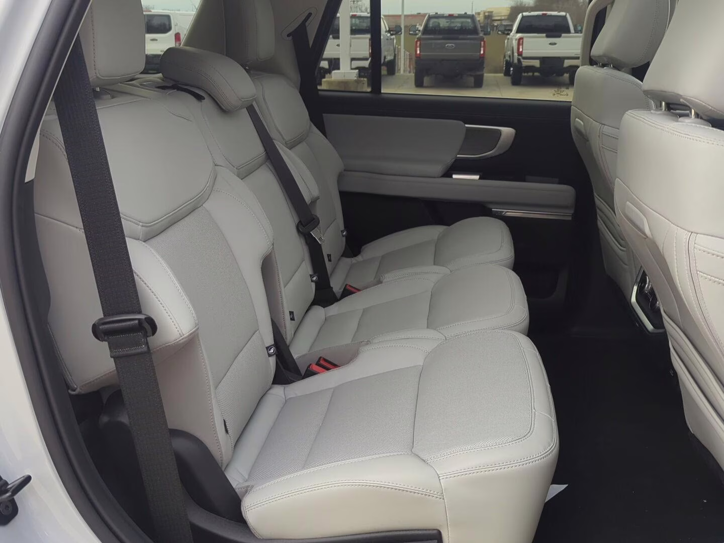 2025 Space Silver Ford Expedition Platinum 4X4 SUV