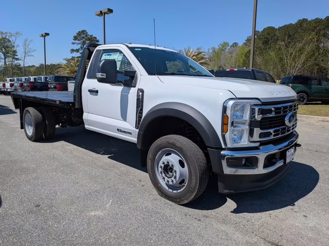 2026 Oxford White Ford Super Duty F-450 DRW XL 4X4 Truck