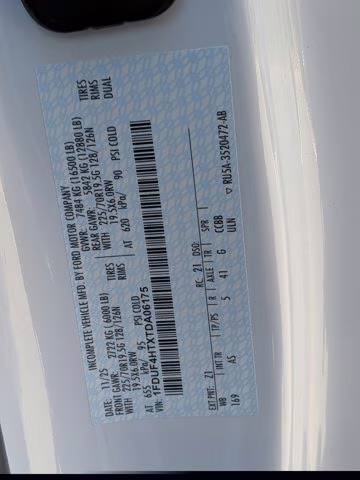 2026 Oxford White Ford Super Duty F-450 DRW XL 4X4 Truck