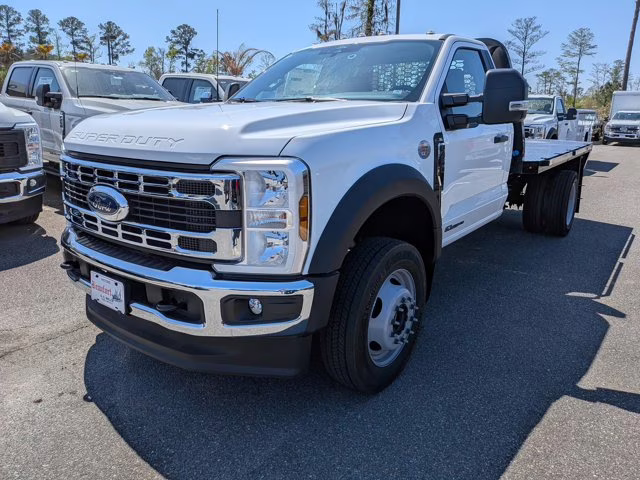 2026 Oxford White Ford Super Duty F-450 DRW XL 4X4 Truck
