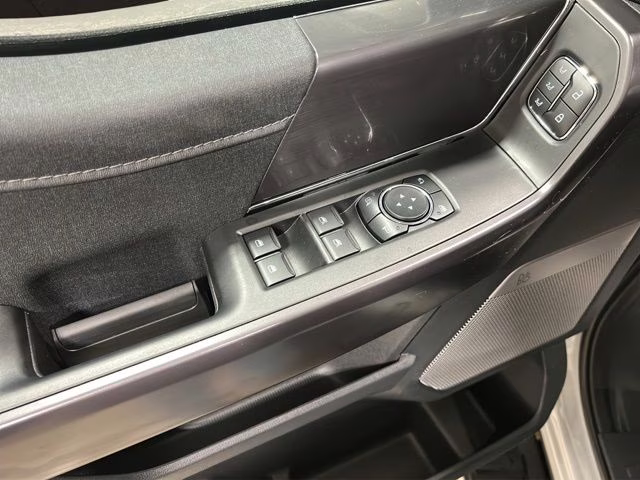 2026 Oxford White Ford F-150 Lariat Black Appearance 4X4 Truck