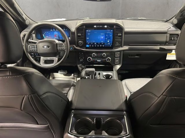 2026 Oxford White Ford F-150 Lariat Black Appearance 4X4 Truck