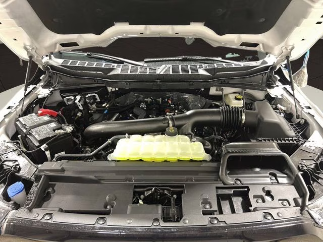 2026 Oxford White Ford F-150 Lariat Black Appearance 4X4 Truck