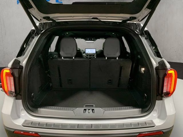 2026 Space White Metallic Ford Explorer ST-Line 4X4 SUV