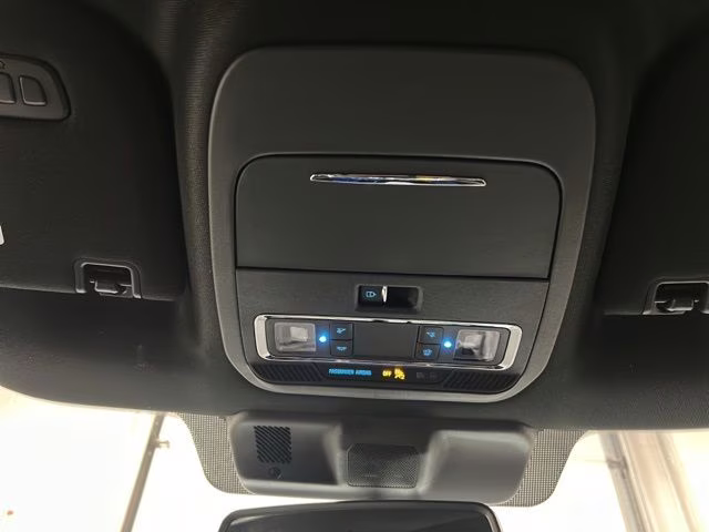 2026 Oxford White Ford F-150 Lariat Black Appearance 4X4 Truck