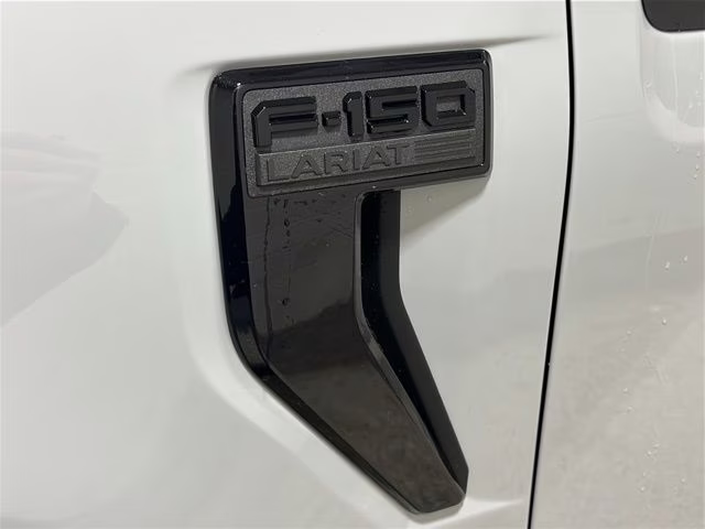 2026 Oxford White Ford F-150 Lariat Black Appearance 4X4 Truck