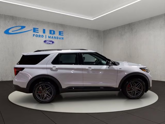 2026 Space White Metallic Ford Explorer ST-Line 4X4 SUV