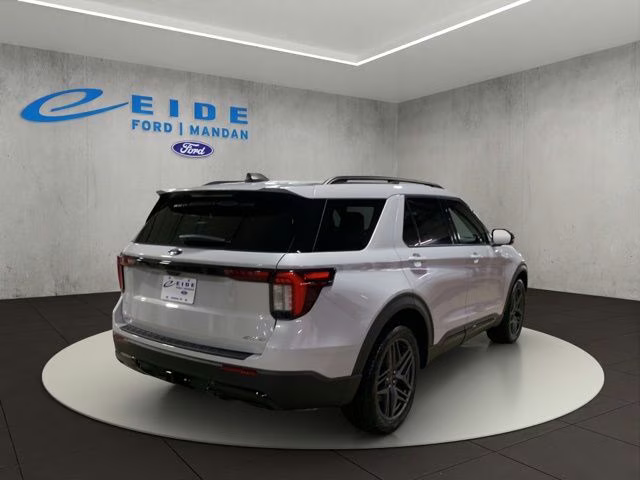 2026 Space White Metallic Ford Explorer ST-Line 4X4 SUV